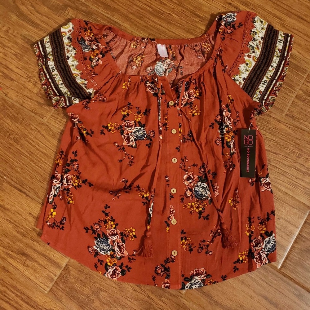 Brand New No boundaries floral peasant - Picture 2 of 2